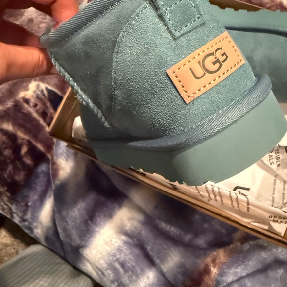 UGG Ankle Boots in Teal - Picture 3 of 3